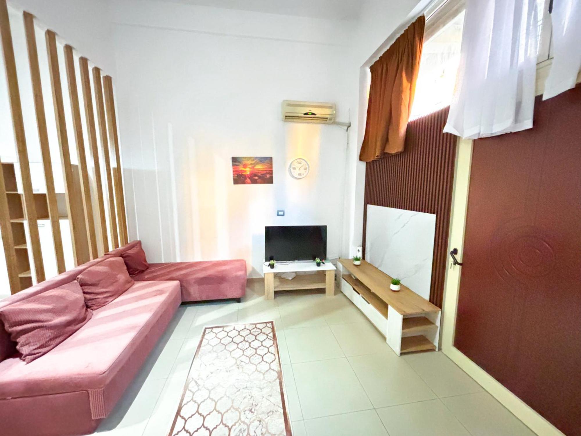 Budget Retreat Tirana & Studios Экстерьер фото