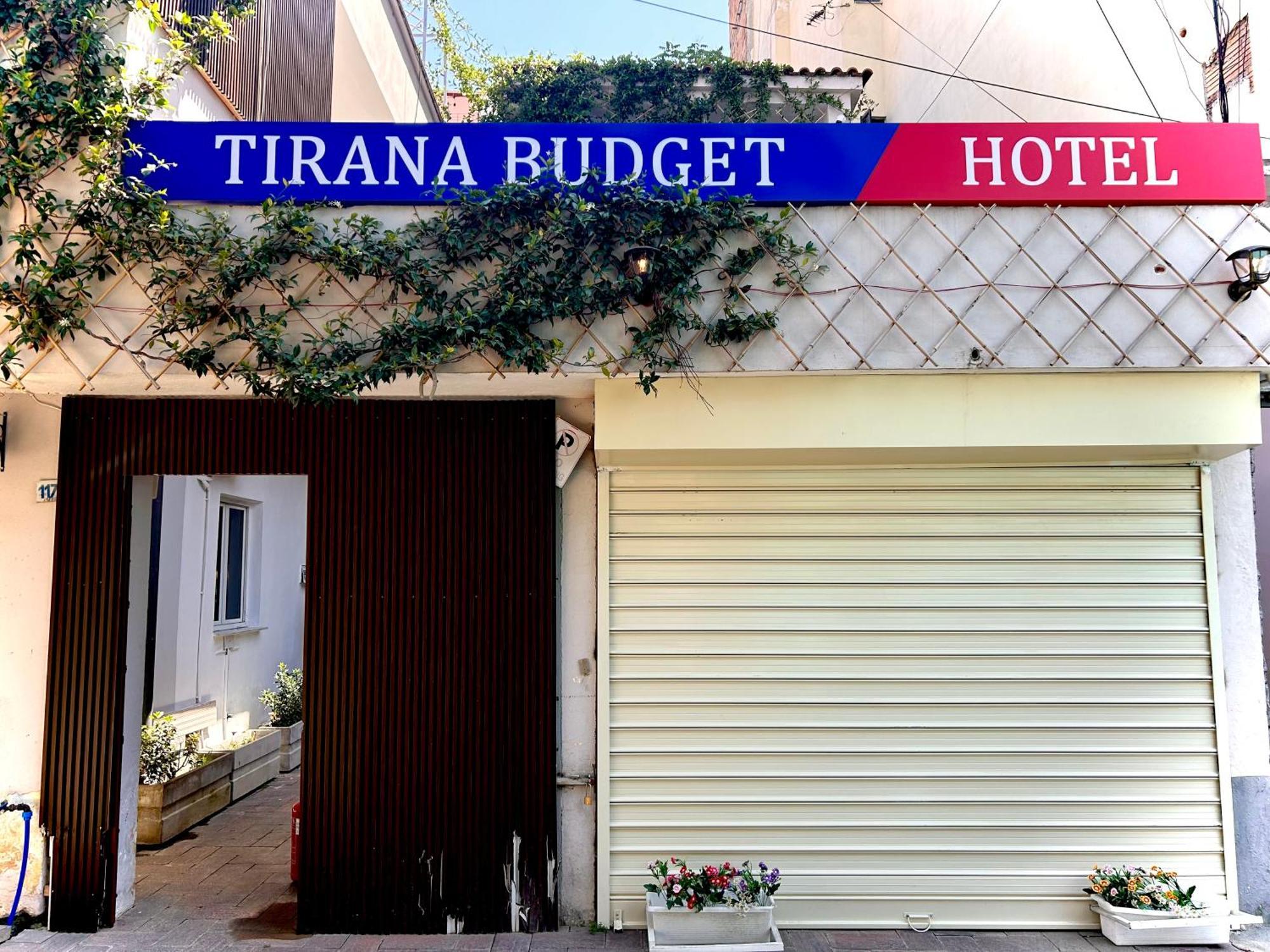 Budget Retreat Tirana & Studios Экстерьер фото