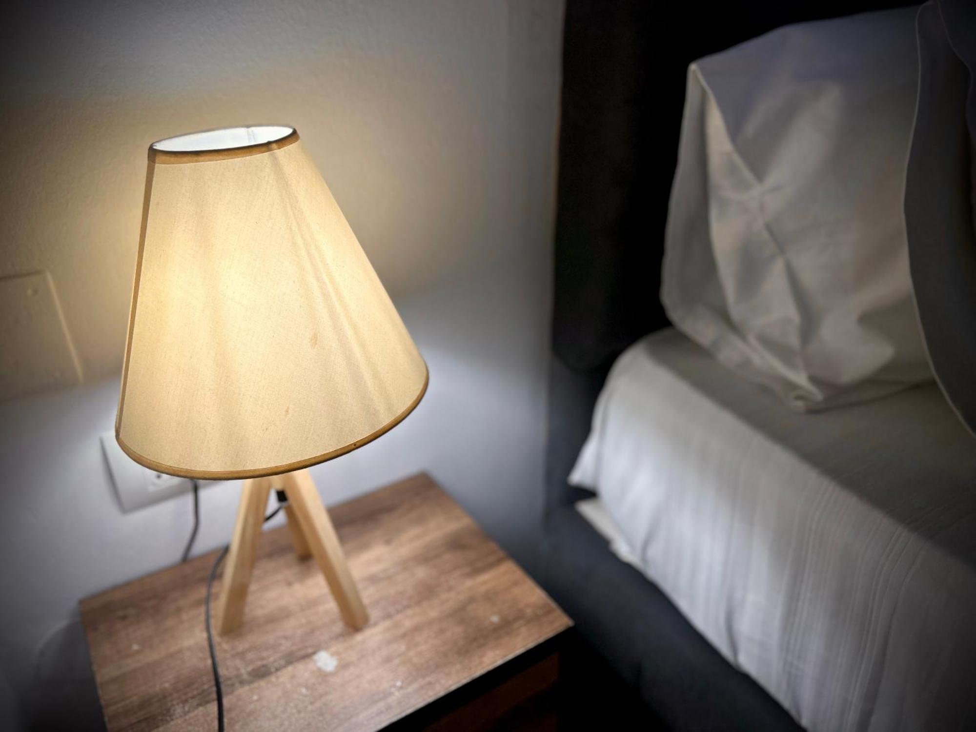 Budget Retreat Tirana & Studios Экстерьер фото